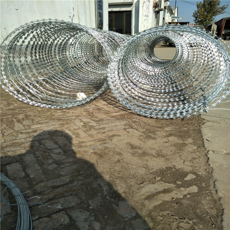 boundary wall BTO10 BTO22 BTO30 CBT60 CBT65 galvanized Razor blade barbed wire mesh fence cross concertina fencing