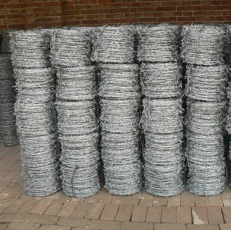 High Quality Anti-Rust 10 Gauge 500 Meters 50Kg Barbed Wire roll price