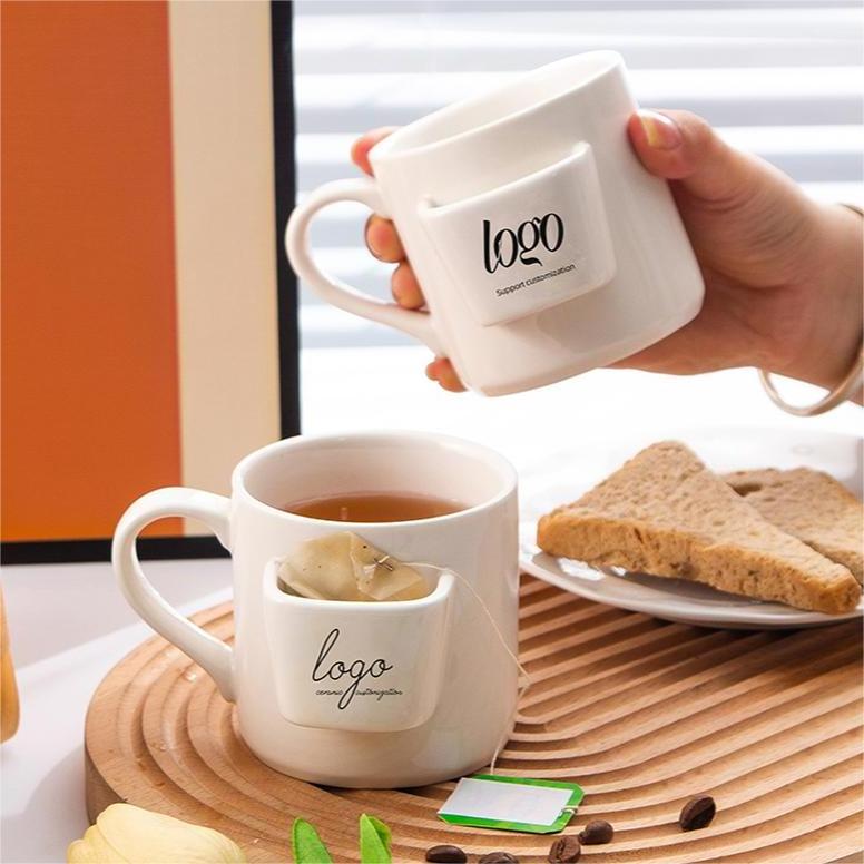 Custom logo modern high beauty pocket design milk coffee cup ceramic cookie mug with biscuit holder