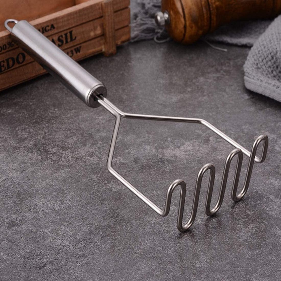 Potato Masher Stainless Steel, Hand Mashed Potatoes Smasher Metal Wire Masher Kitchen Tool for Mashing Bean, Avocado, Baby Food