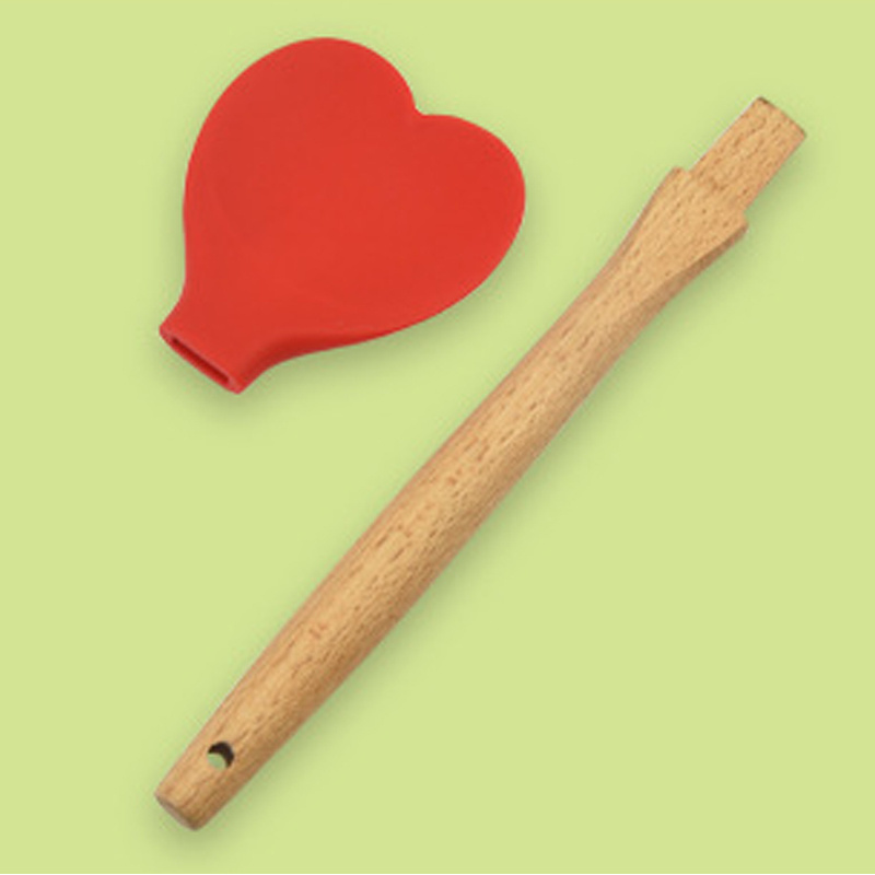 Kitchen BPA Free Butter Cake Pizza Pastry Cutter Dough Scraper Heart Shape Silicone Spatula With Wooden Handle