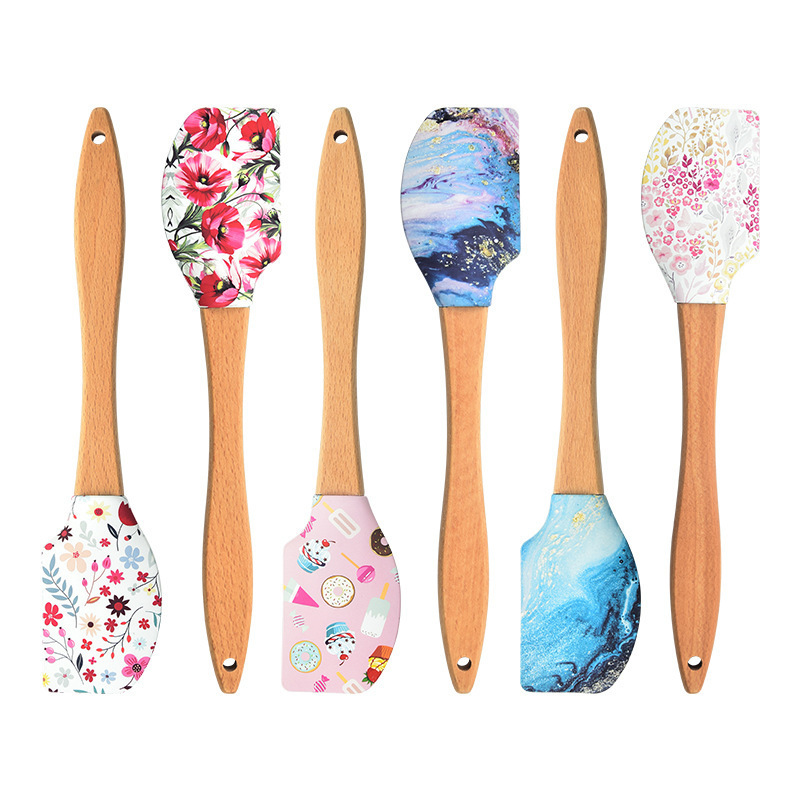 Wholesale 27g Medium Scraper Wooden Handle Cake Spatula Silicone Scraper Baking Tools