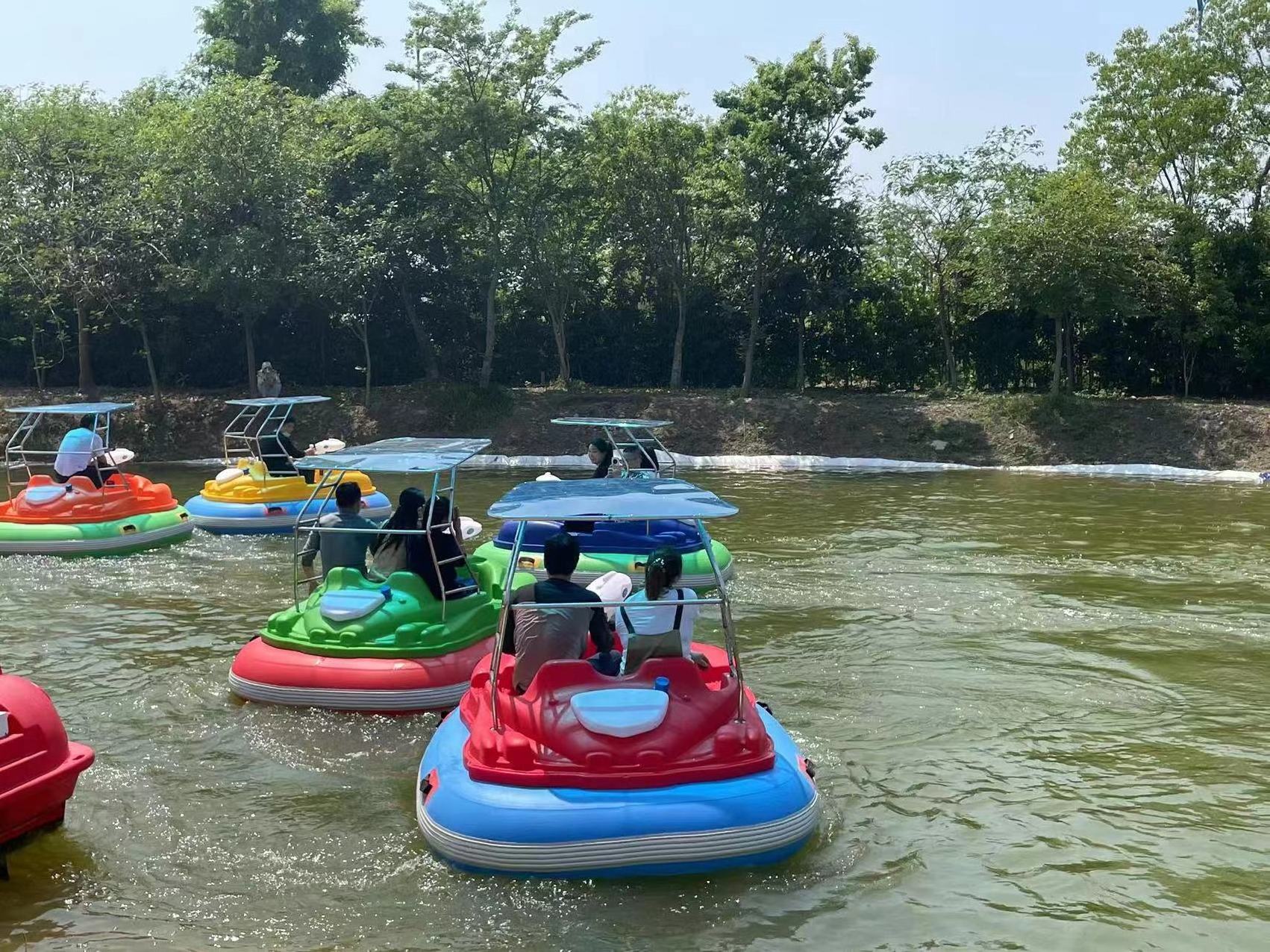 Water Play Equipment Inflatable Electric Bumper Boat for Kids and Adults