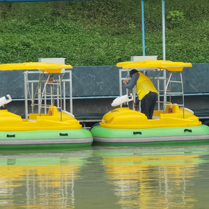 Crazy Bumper Boat Donut Motor Electric Bumper Boat For Sale