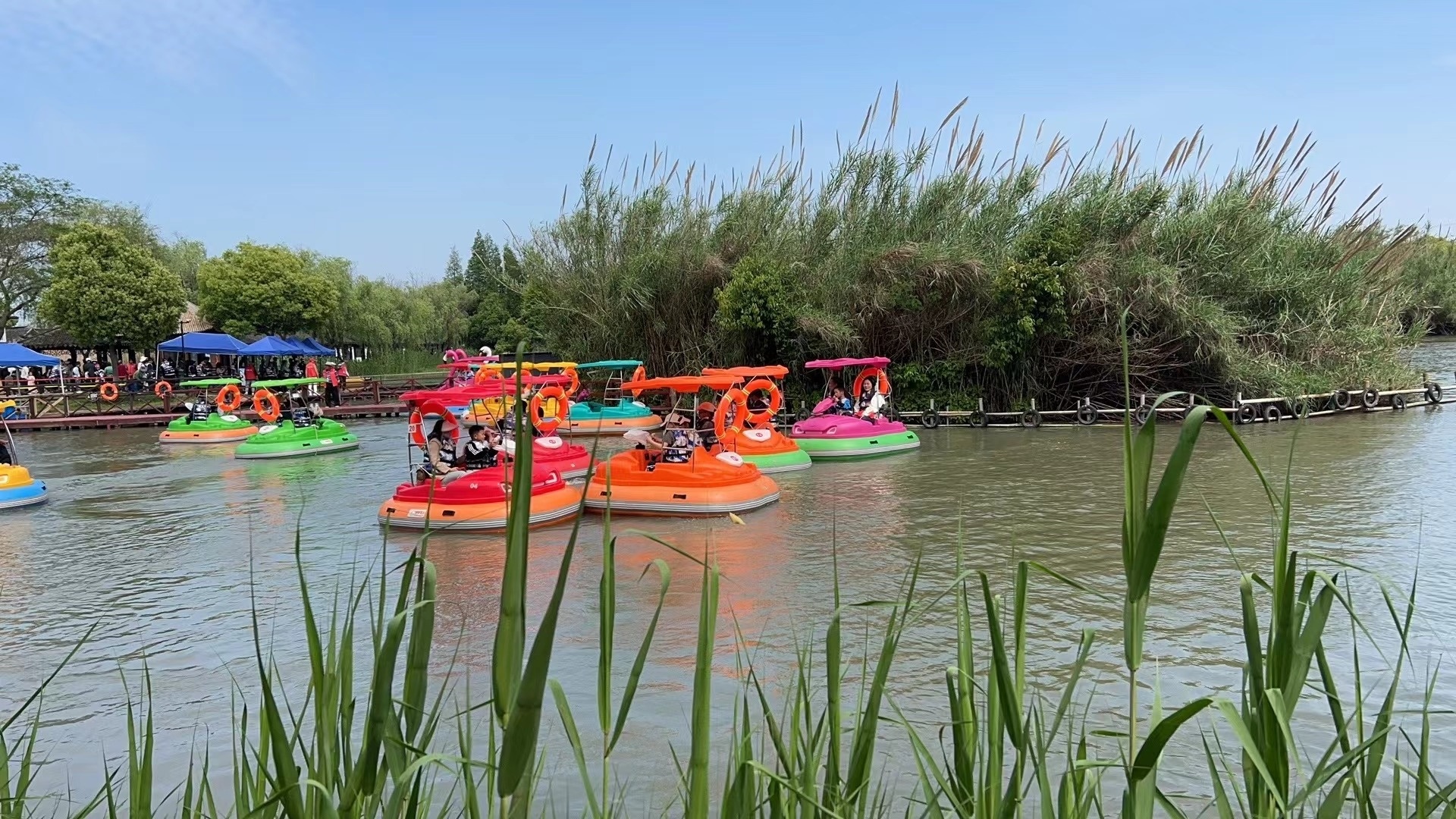 Crazy Bumper Boat Donut Motor Electric Bumper Boat For Sale