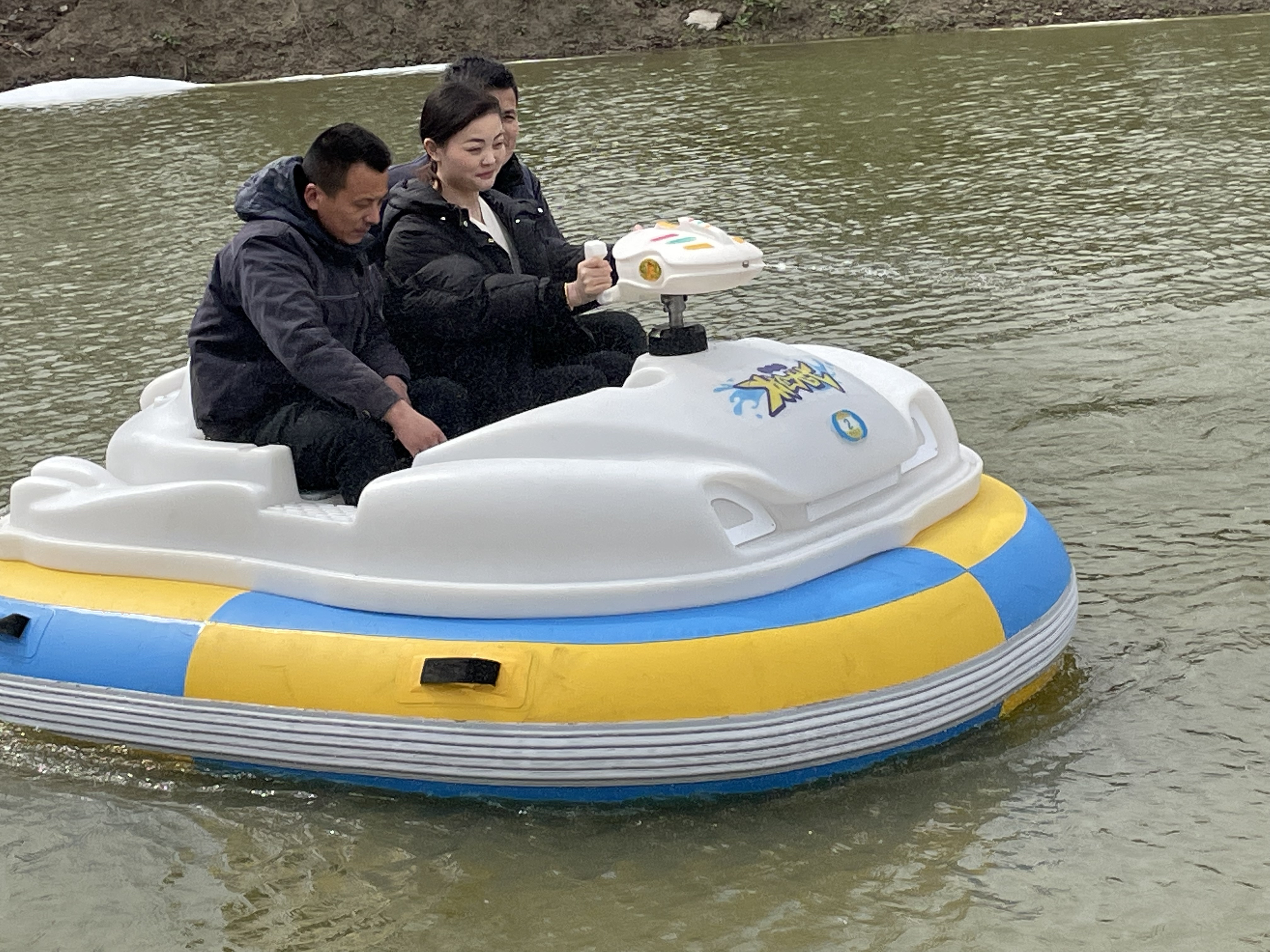 Water Play Equipment Inflatable Electric Bumper Boat for Kids and Adults