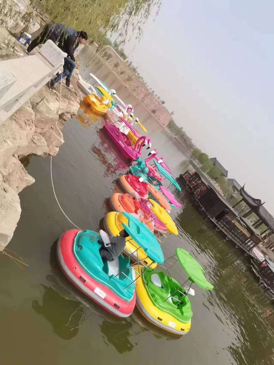 Latest Electric Bumper Boat with LED light for Sea Lake River