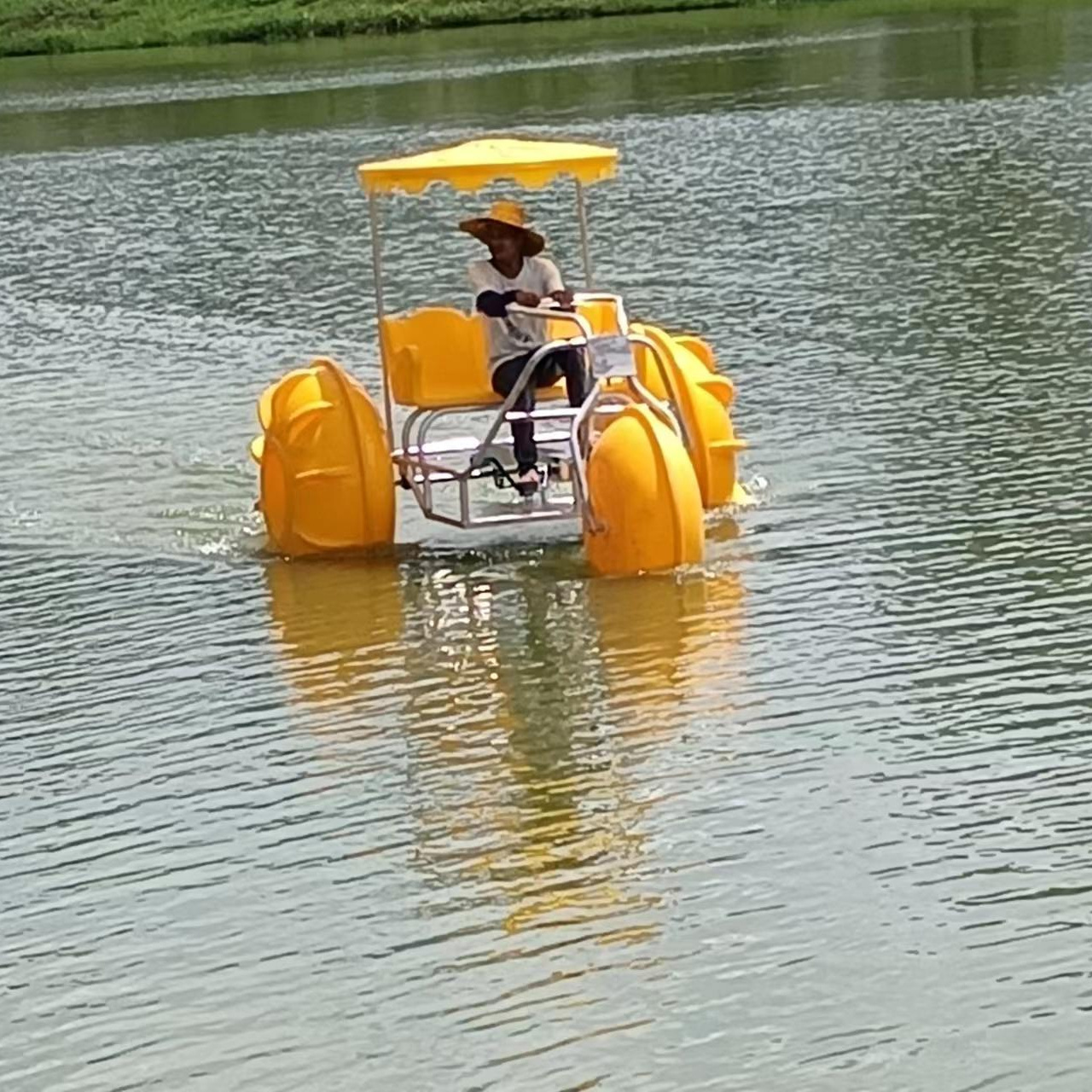 Outdoor water pedal boat tricycle aqua cycle water trikes for sale