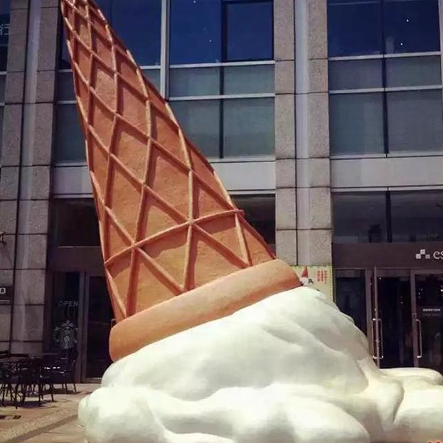 Manufactured Outdoor Giant Fiberglass Ice Cream Cone Sculpture Commercial Display