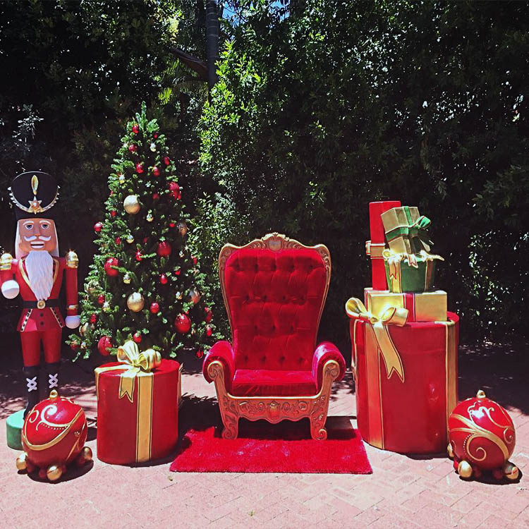 Indoor lighted christmas decoration and santa throne santa chair for shopping mall