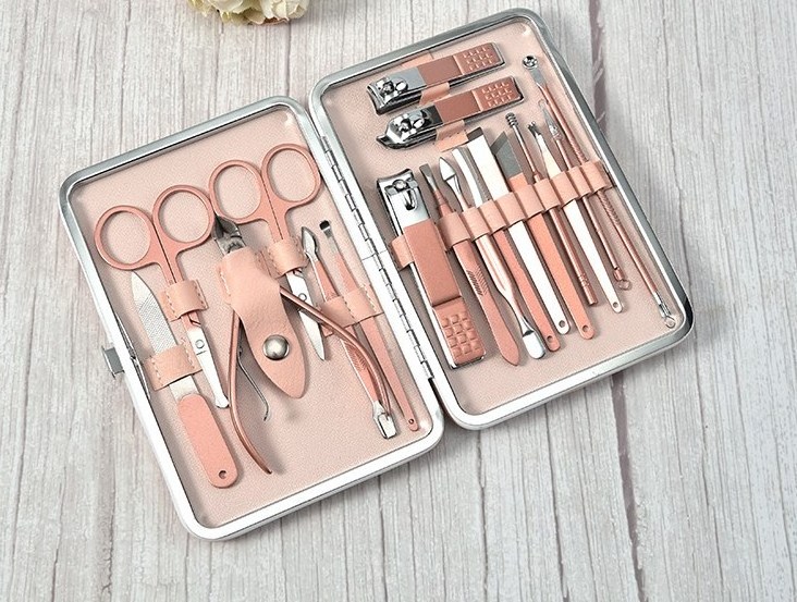 Manicure Set Professional Nail Clippers Kit Pedicure Care Tools Stainless Steel Women Grooming Kit 18Pcs for Travel or Home