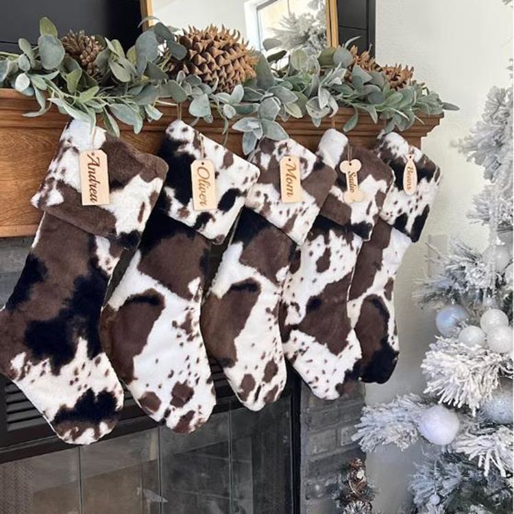 New Design 2023 Christmas Decoration Fur Faux Cow Pattern Christmas Stocking Monogrammed Velvet Plush Christmas Stocking