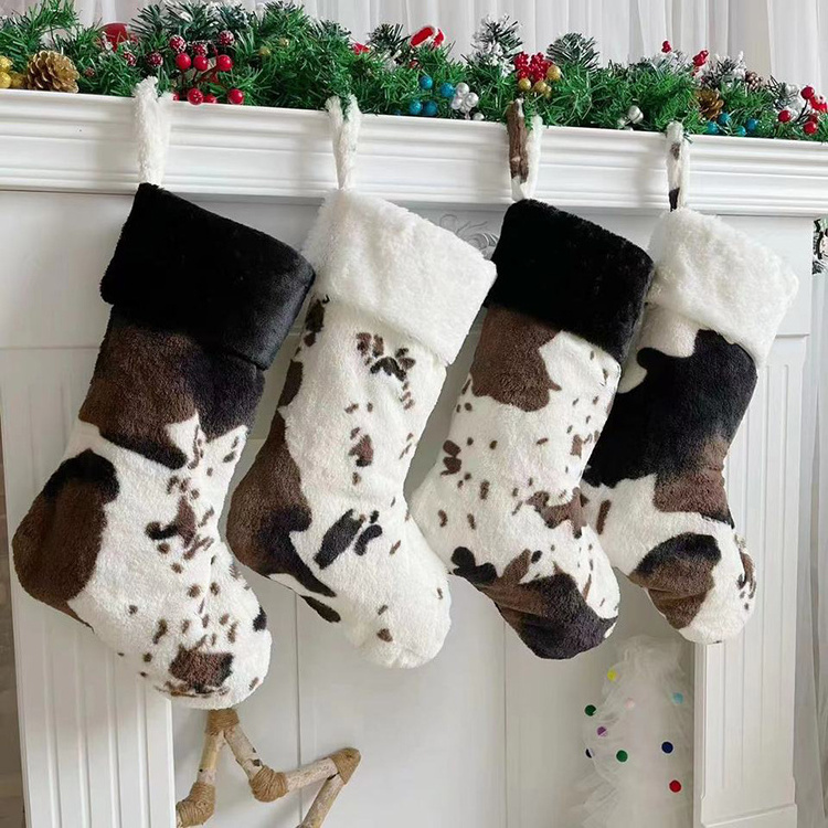 New Design 2023 Christmas Decoration Fur Faux Cow Pattern Christmas Stocking Monogrammed Velvet Plush Christmas Stocking