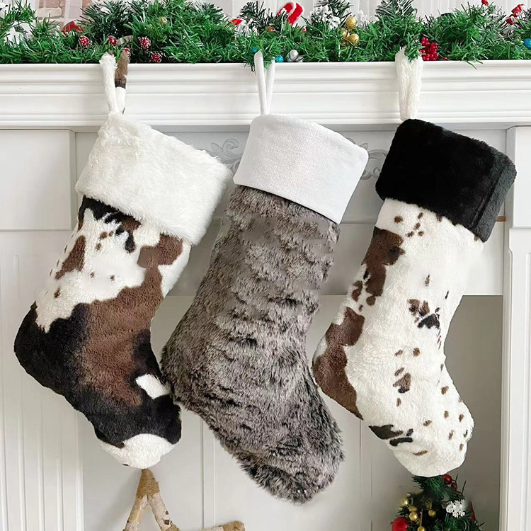 New Design 2023 Christmas Decoration Fur Faux Cow Pattern Christmas Stocking Monogrammed Velvet Plush Christmas Stocking