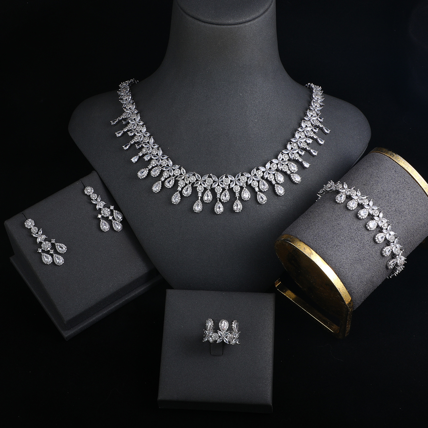 Luxury Bling Cubic Zirconia 4-piece Necklace Sets Indian Jewellery Set High Quality Dubai Party Wedding Bridal Jewelry Sets