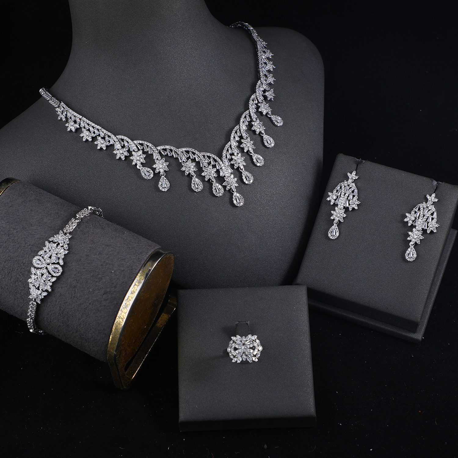 High Quality 4-piece Zircon Jewelry Set Women Luxury Wedding Party Jewellery Dubai Bridal Jewelry Sets