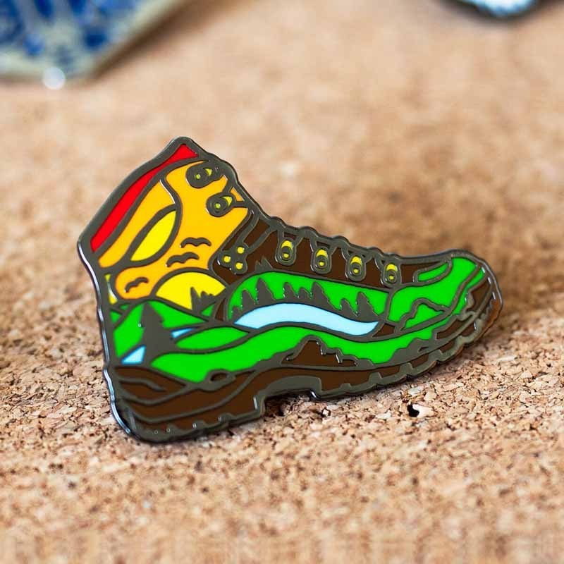 High Quality Wholesale Customized Classic metal mini sneaker lovers badge sports shoe lapel pin