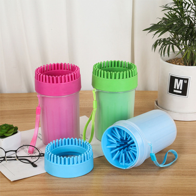 New Design Portable Dog Paw Cleaner Pet Portable Feet Washer Pet Dog Paw Cleaner With Towel For Dog And Cats