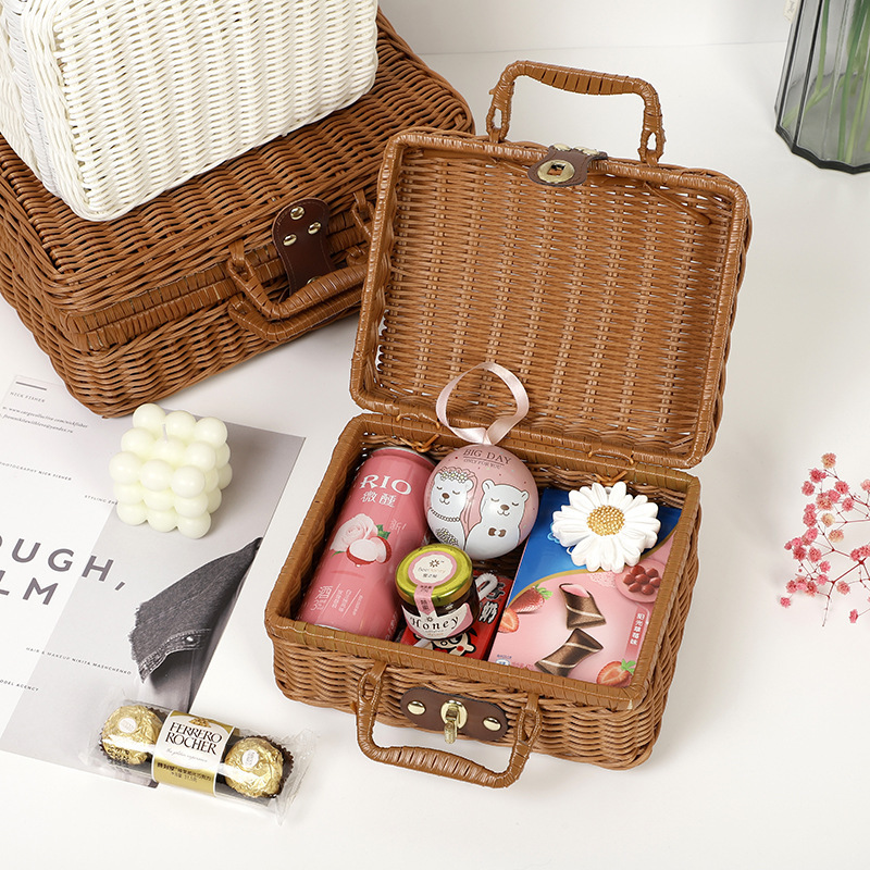 Hot Sale PP Plastic Rattan Storage Boxes Hand Woven Imitation Rattan Camping Outdoor Picnic Basket Vintage Gift Box