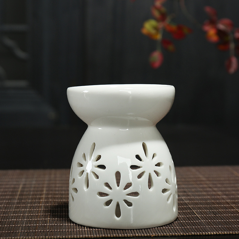 New Decoration Ceramic Essential Oil Candle Burner Hollow White Wax Melt Burner Essential Fragrance Oil Burner for Yoga Spa