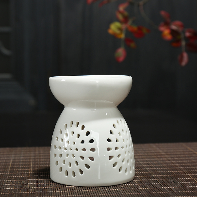 New Decoration Ceramic Essential Oil Candle Burner Hollow White Wax Melt Burner Essential Fragrance Oil Burner for Yoga Spa