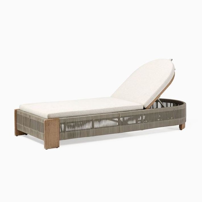 Luxury Outdoor Garden Furniture Rattan Cane Sun Lounger White Cushion for Courtyard Hotel Villa Cottage Resort Wholesale