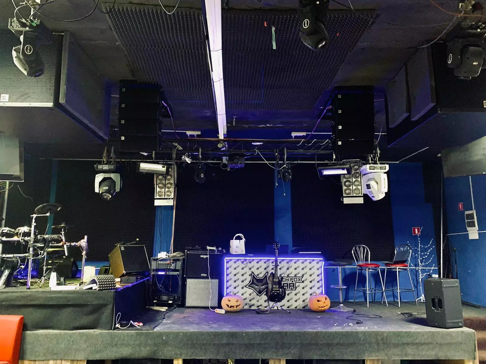 Moving head audio line array speaker