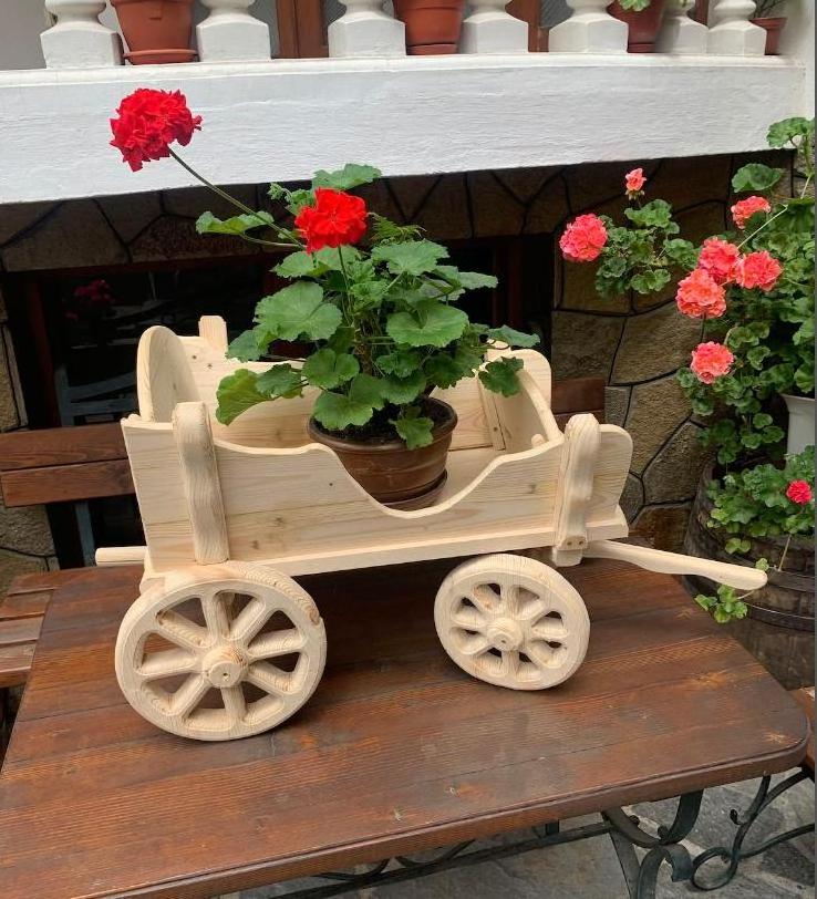 Flower Pot Wooden Cart Flower Pot Wheelbarrow Planter Wooden Wagon Planter Outdoor Garden Plant Planter