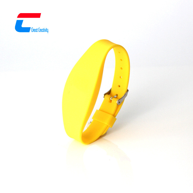 Customized Friendly Soft Silicone Rfid Wristband Mifare Plus Ev1 2K Nfc Bracelet Smart Contactless Payment Strap