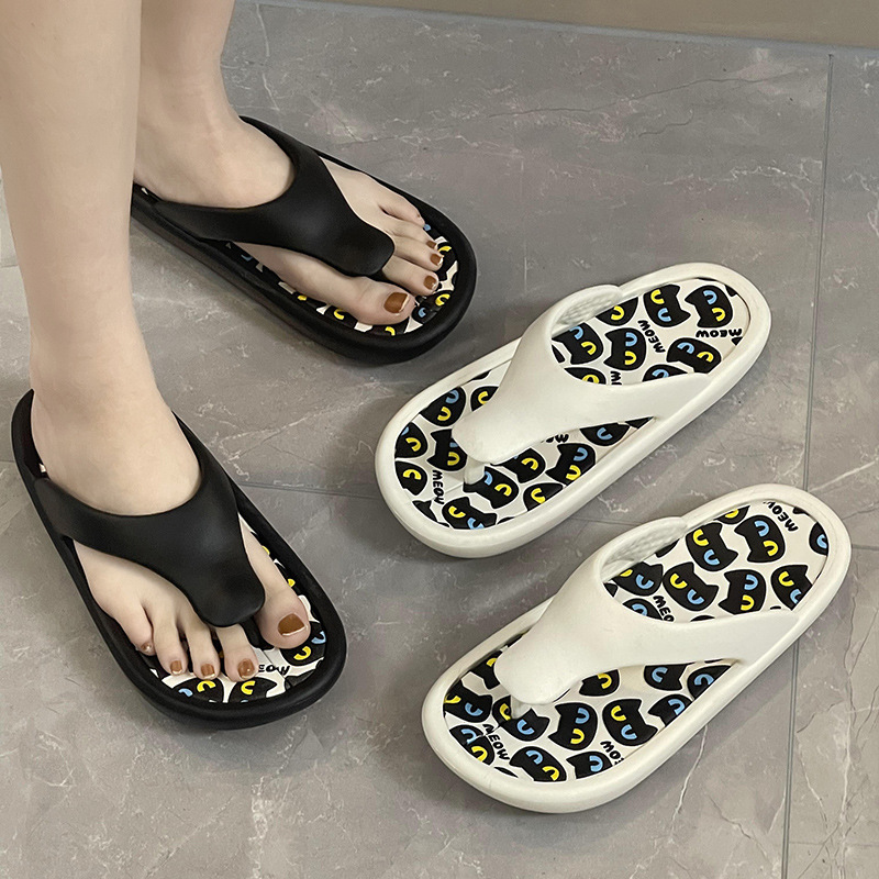 2022 wholesale fashion cartoon ladies beach slippers summer daily household non-slip comfortable  thick soles flip flop slippers