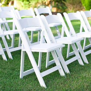 Outdoor Padded White black colors Wedding Banquet Event Wimbledon Foldable Plastic Resin Folding Chairs for events