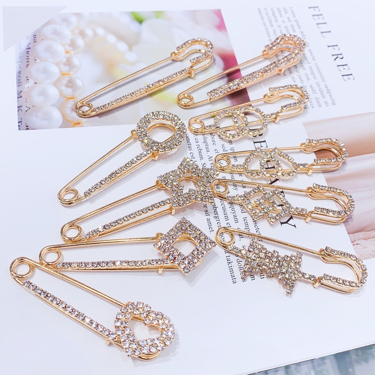 High quality gold and silver crystal brooch pin women's fashionable rhinestones hijab brooch pin custom  jewelry accessories