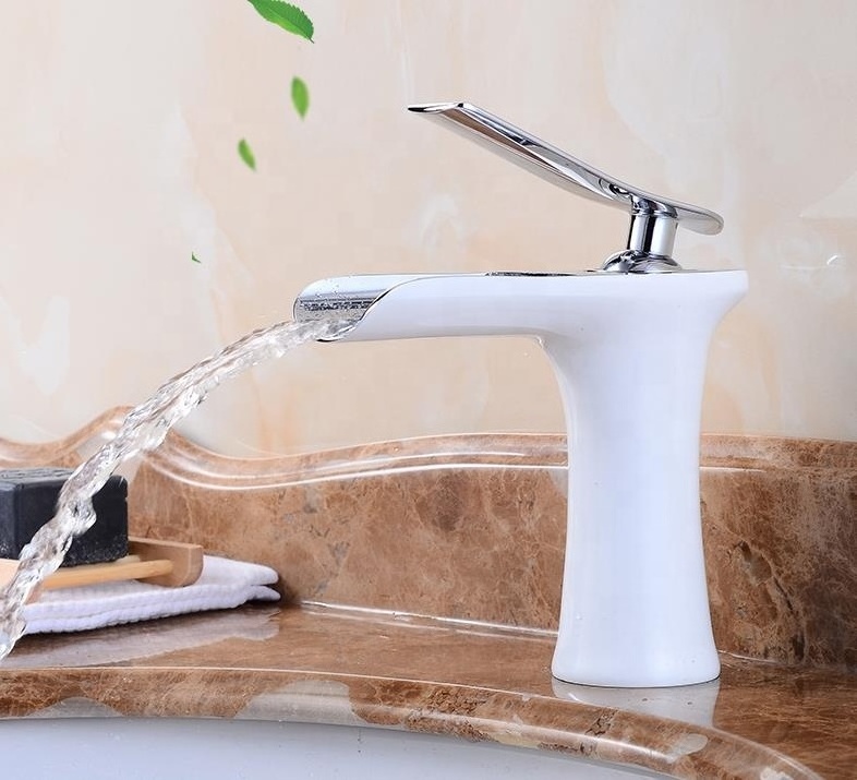 New Factory Price Classic Design Single Handle Single Hole Deck Mounted Brass Body Water Saving Waterfall White Bathroom Faucet