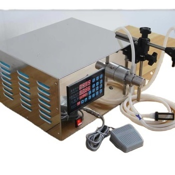 Small magnetic pump single-head liquid filling machine