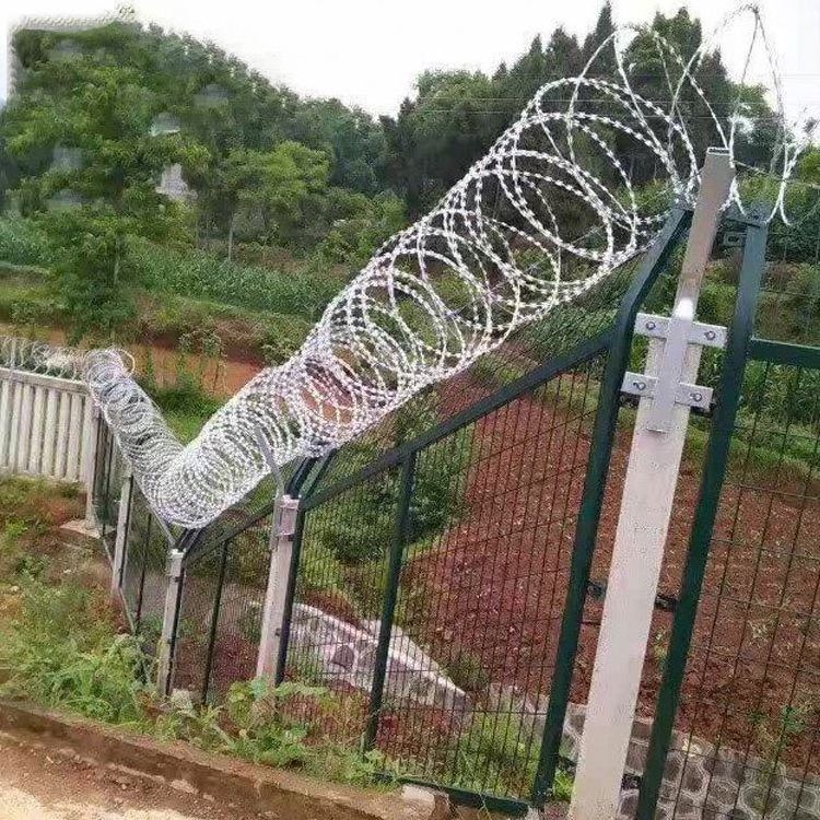 2M Height 6'X12' Temporary,  Galvanized Poultry Farm Cyclone Wire Security Fences Removable Galvanized Chain Link Fences Panels/