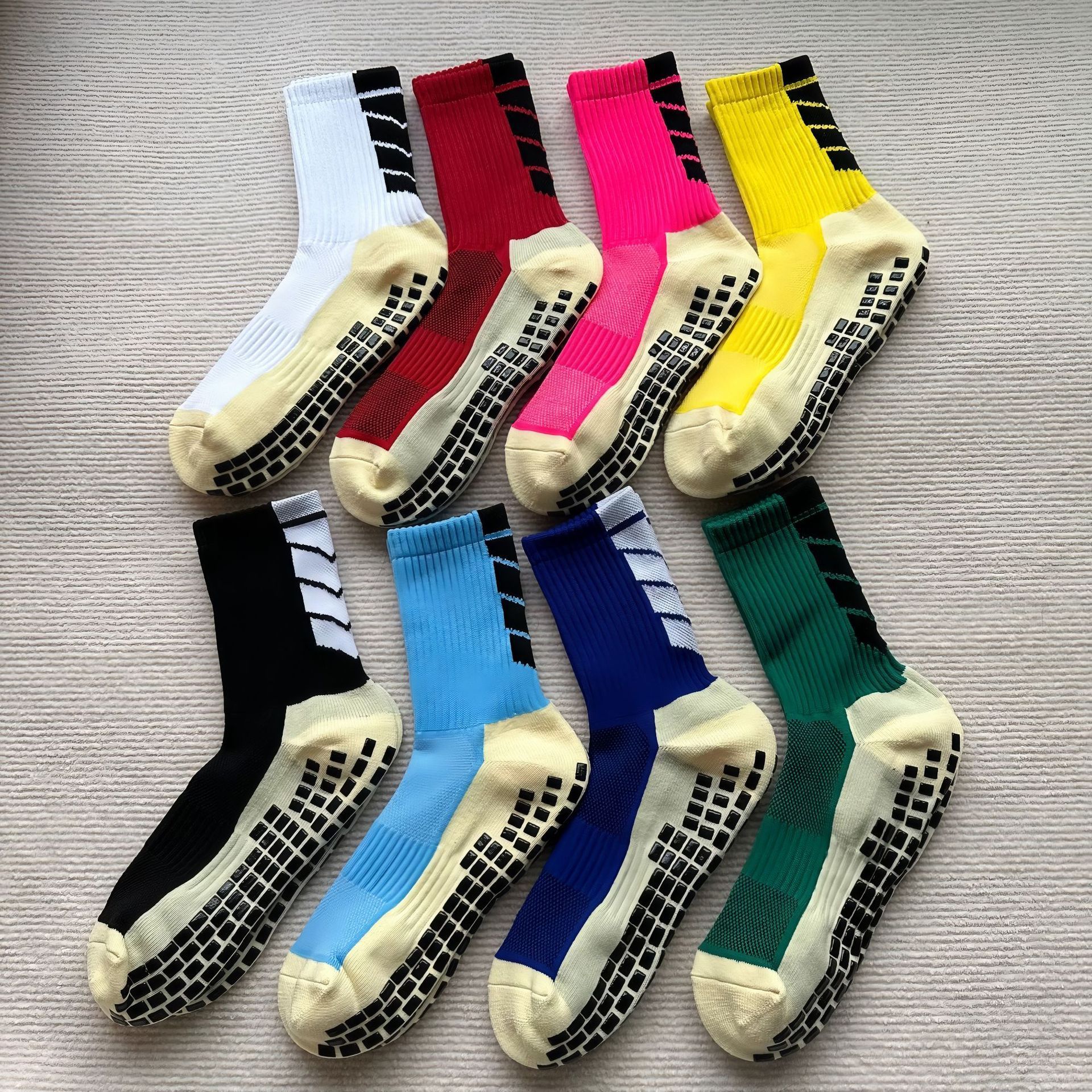 wholesales Custom Made Compression grip socks Athletic Anti-slip Grip Football Socks short sports soccer socks