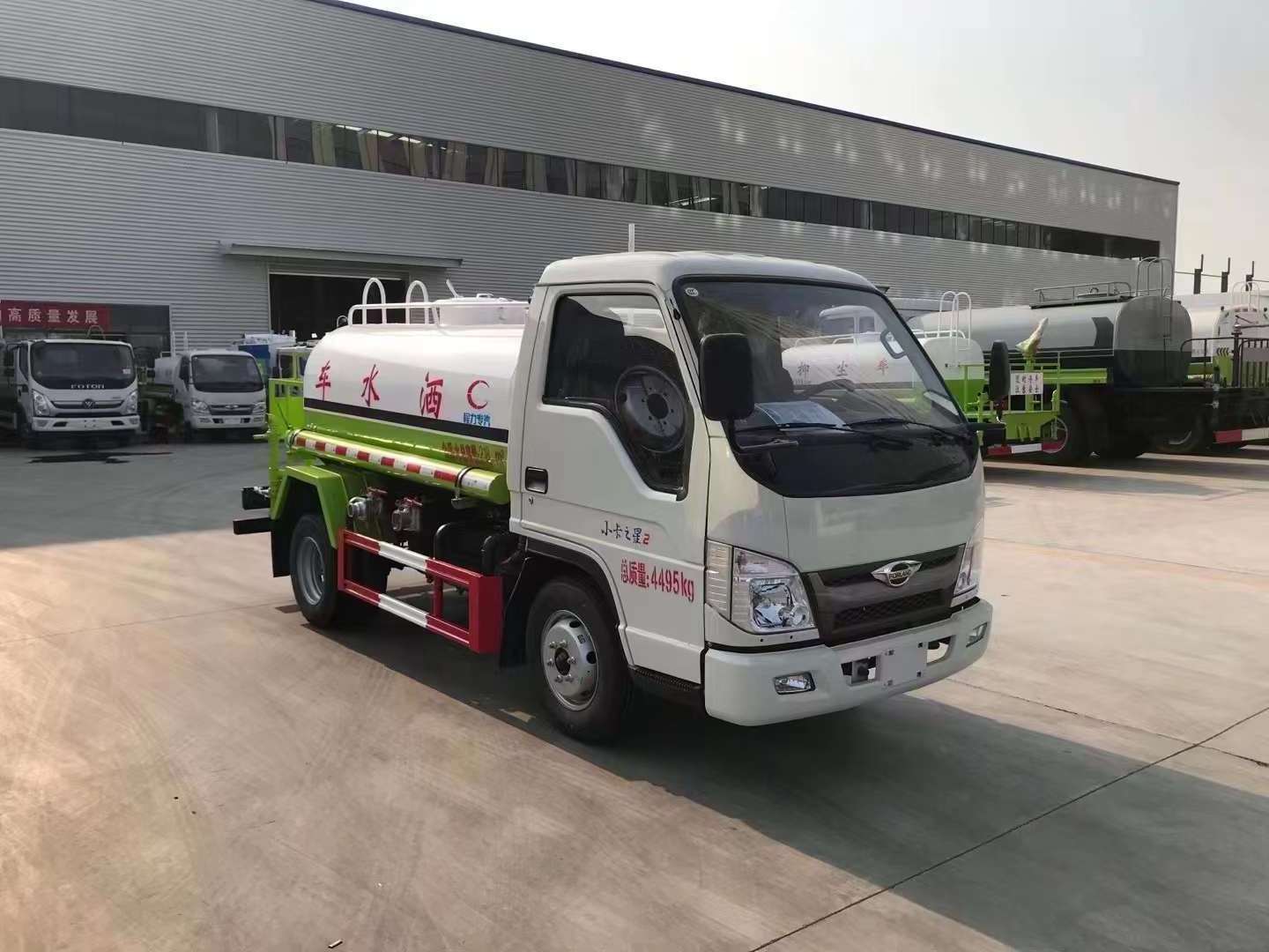 Foton 3000L Small urban green sprinkler  water tank truck for sale