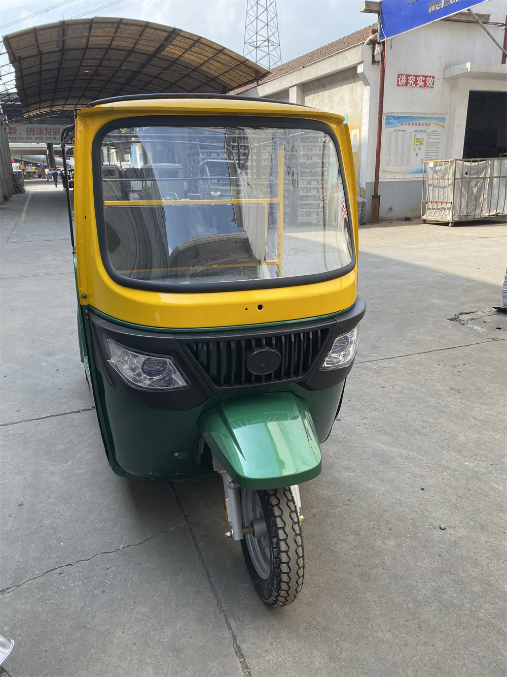 L5 yufeng popular design big space  tuk tuk e -rickshaw    ,  safety passenger 3 wheel electric tricycle