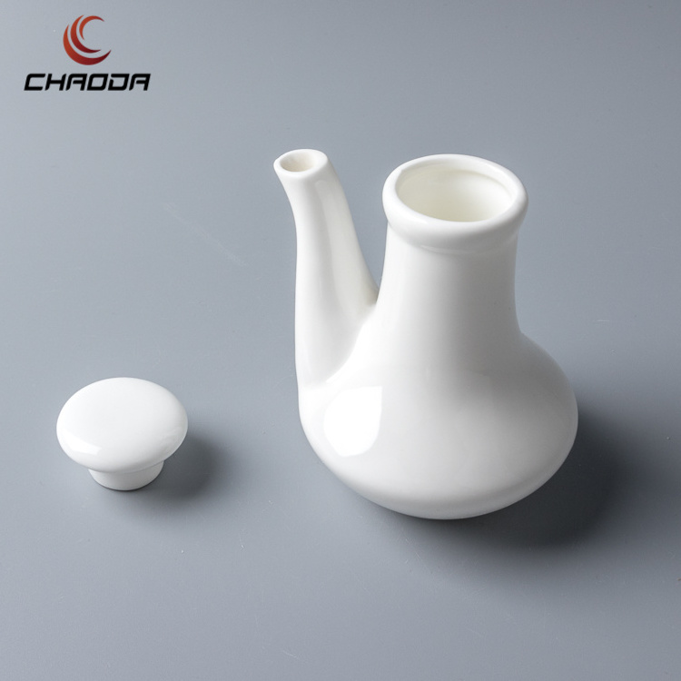 Ceramic Soy Bottle White Porcelain Oil Jar White Soy Sauce Jar Ceramic Soy Sauce Dispenser Simply Designed Porcelain 130ml Spice