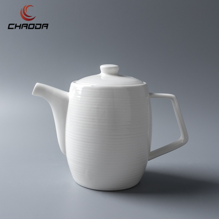 CHAODA Italian Style Fine Porcelain Coffee Pot For Cafe Ceramic Tea Kettle Coffee Pot With Handle