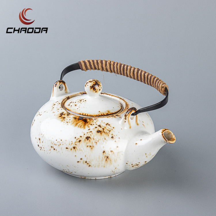 Factory Supplier Retro Design Kitchen Popular Chinese Style Ceramic Teapot