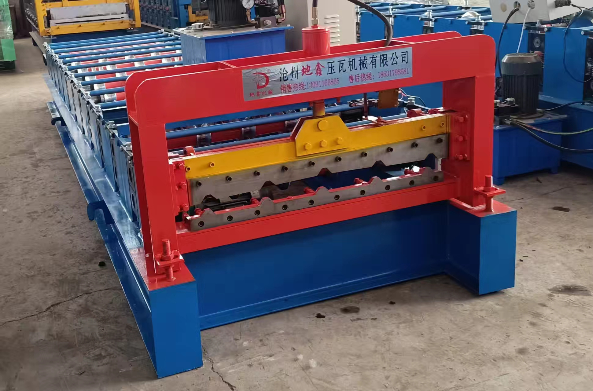 Low Price 914-610 K Q Span Arch Roof Ppgi 1220-800 K Q Large Span Arch Roof Tile Roll Forming Machine machine onduler les tol