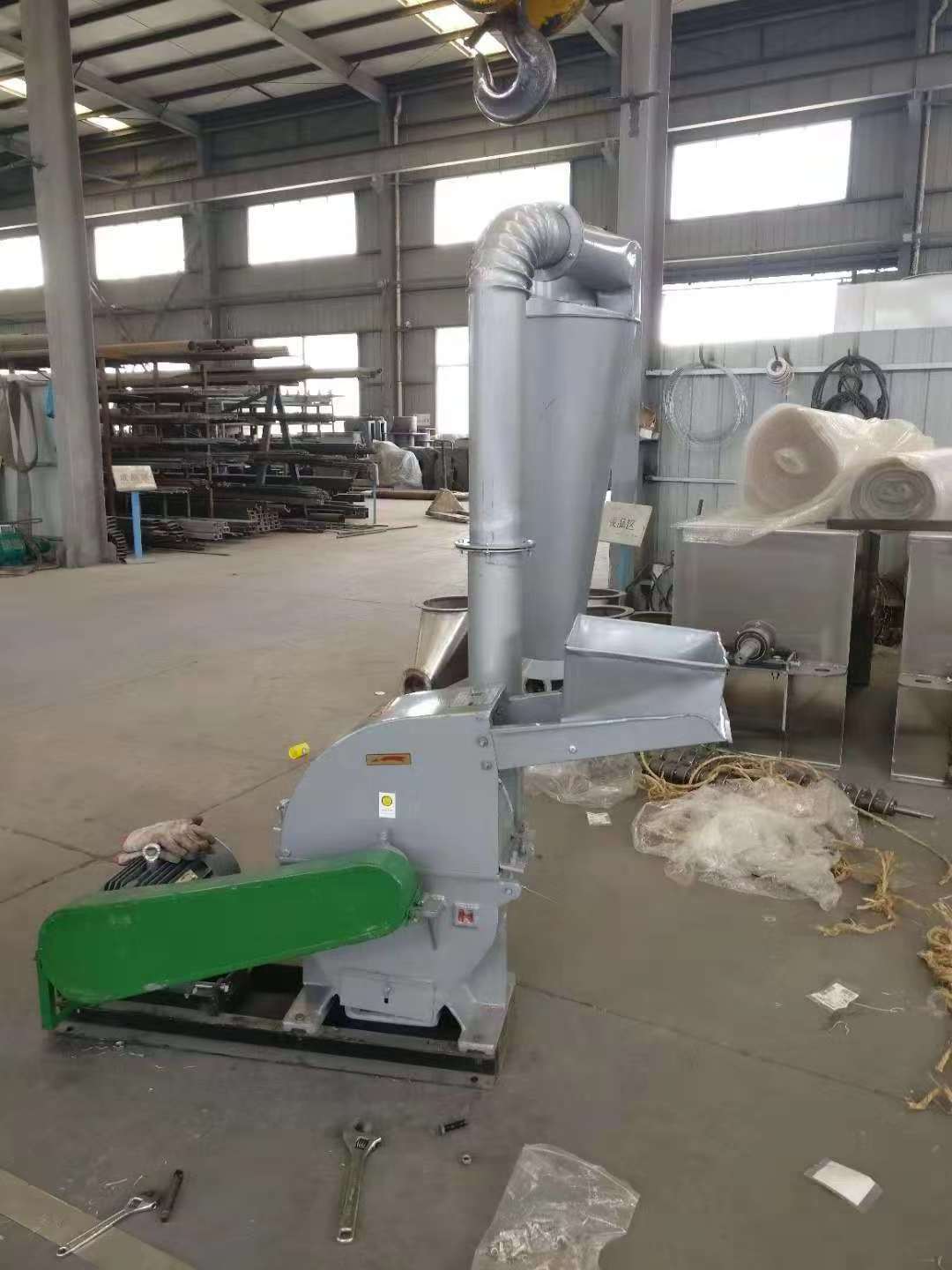 Small Structure 2 Ton/h Paddy Husk/Corn/Straw Hammer Mill Machine For Poultry Feed