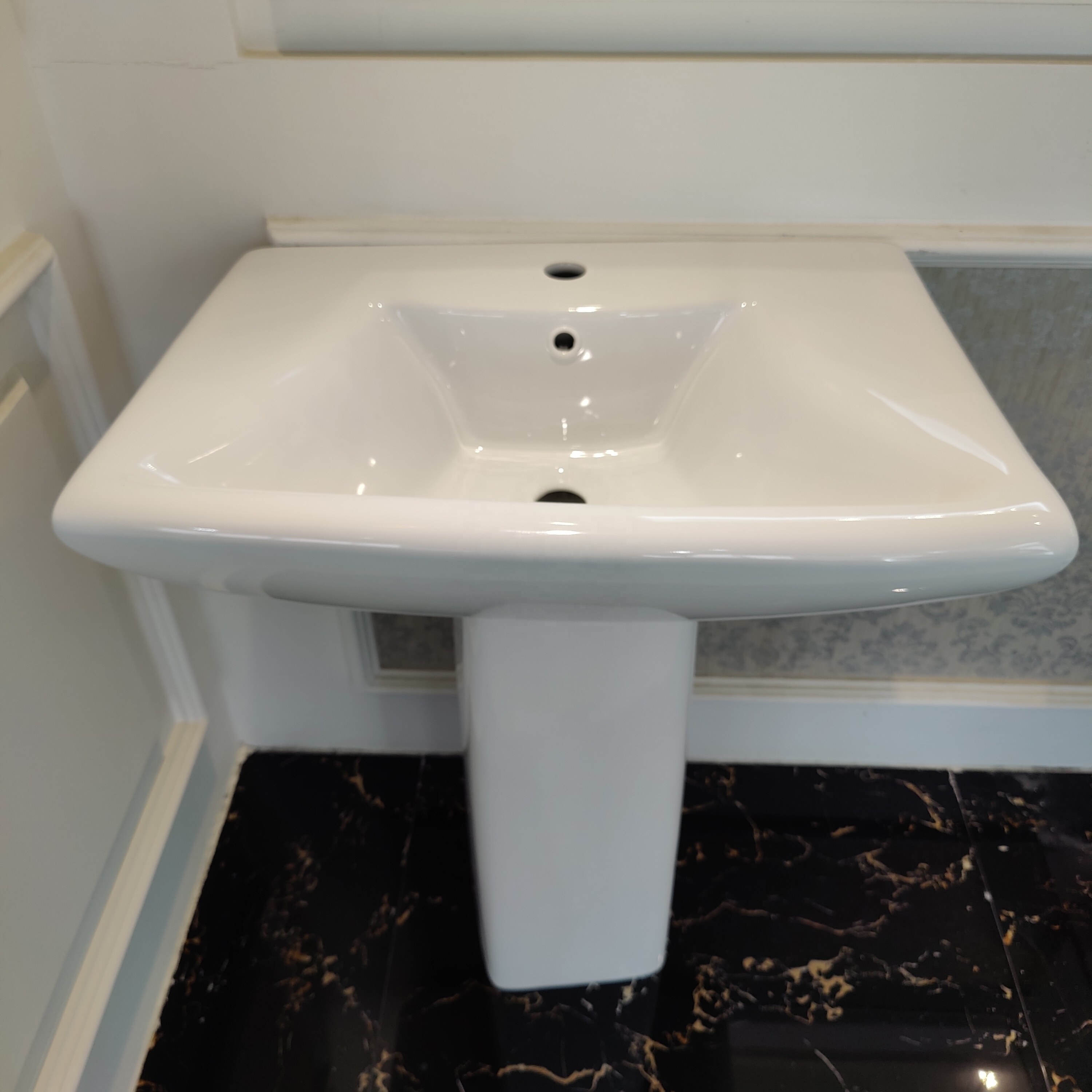 Hand Washing Ceramic Washing Pedestal Artificial Luxury Bathroom Basin Sink