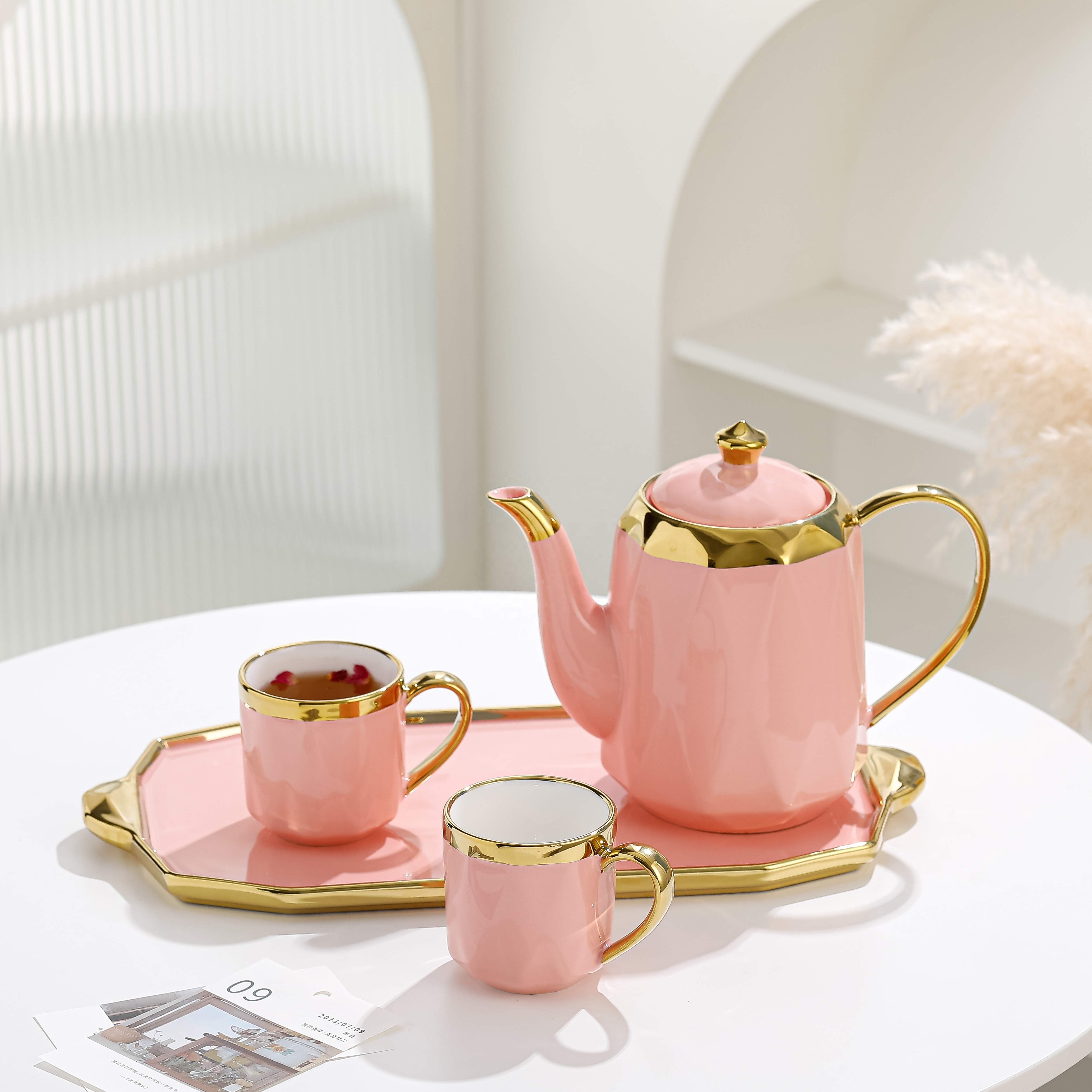 Luxury Set Of 6 pcs Cup Tea Pot And Tray Glossy Dark Pink Ceramic Tea Coffee Cup Set With Golden Trim Decor Gift Box Package