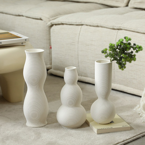 Wholesale Nordic Home Decor Accessories Vase Minimalistic Table Modern White Ceramic Porcelain Vases For Flowers Home Decor