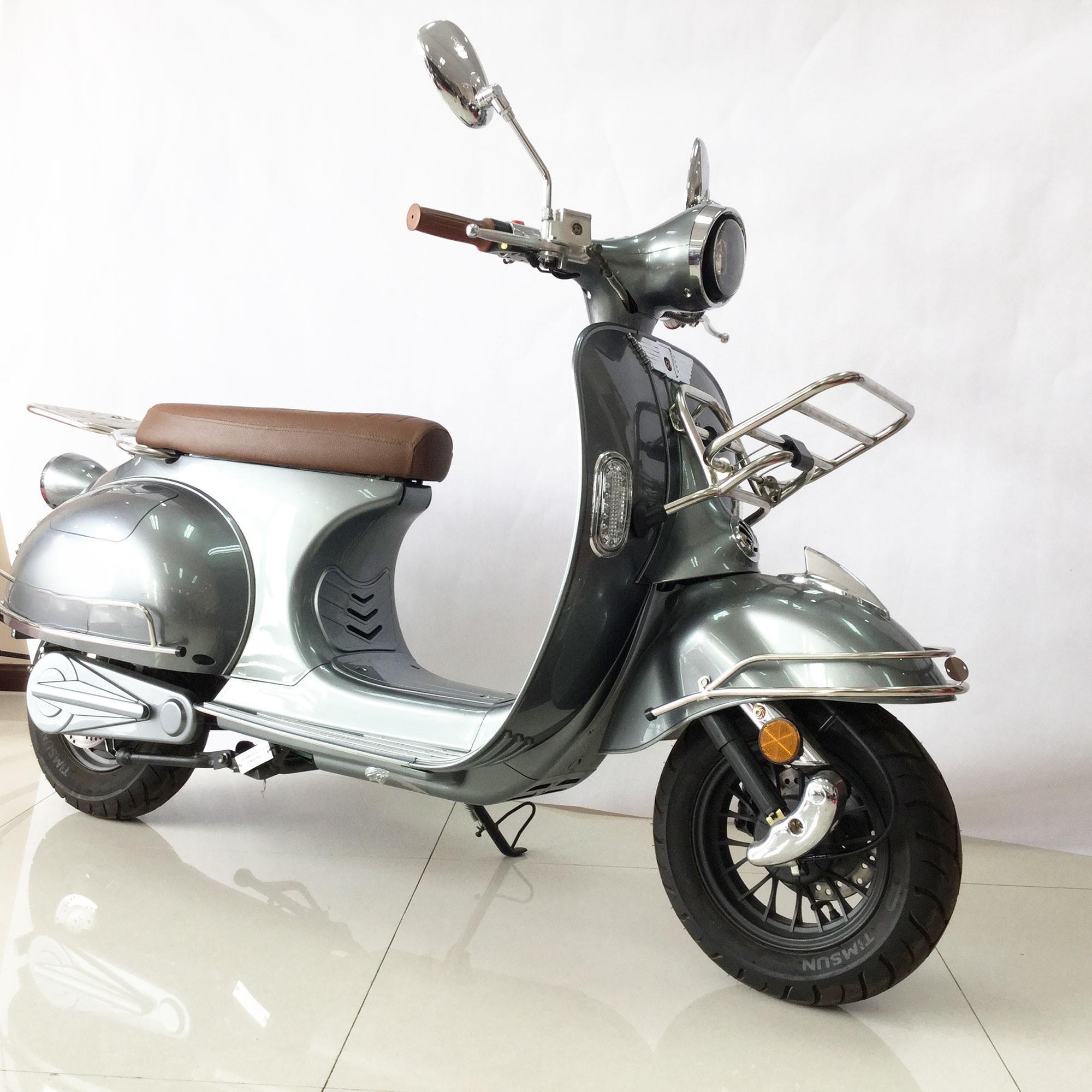 EEC vintage 4000W electric motorcycle electric scooter two wheel scooter with removable lithium battery