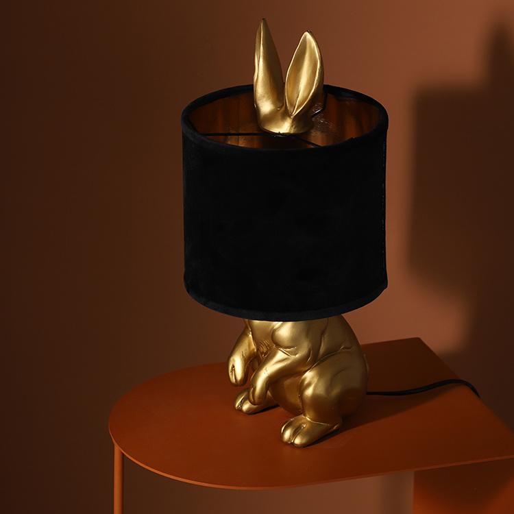 Wholesale high quality unique design rabbit animal shape polyresin desk light saving energy home decor resin table lamps