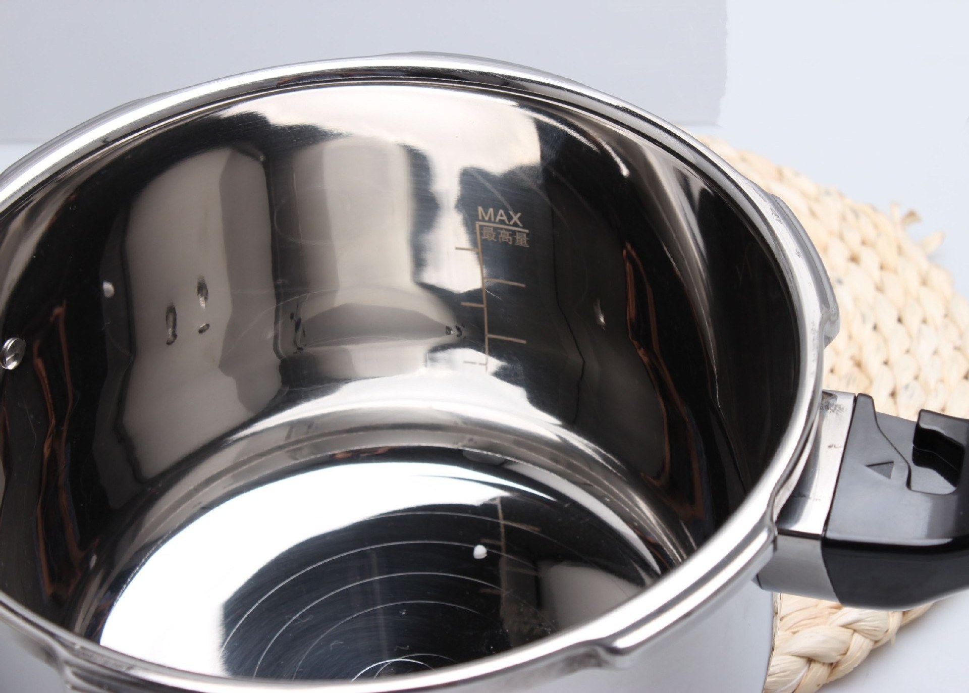 Factory wholesale Stainless Steeld Multiple Specifications Compound Bottom Pressure Cooker Pot For Hotel Restaurant