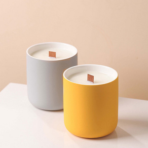 The latest design home decorative matte color candle cup tea light ceramic candle jars with candle